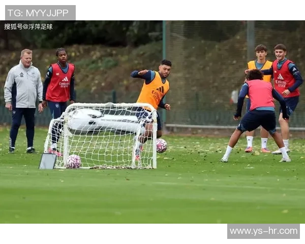 张伯伦回归阿森纳的意义与影响分析及其在球队中的角色探讨 张伯伦回归阿森纳的意义与影响分析及其在球队中的角色探讨
