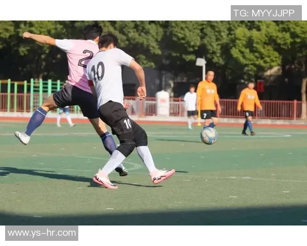 激情四溢的绿茵场上足球比赛的精彩瞬间与背后故事