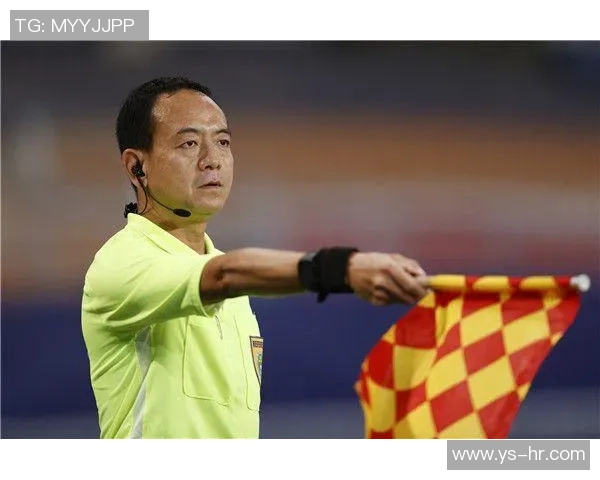 韩磊足球裁判的执法之路与职业生涯的精彩瞬间回顾 韩磊足球裁判的执法之路与职业生涯的精彩瞬间回顾